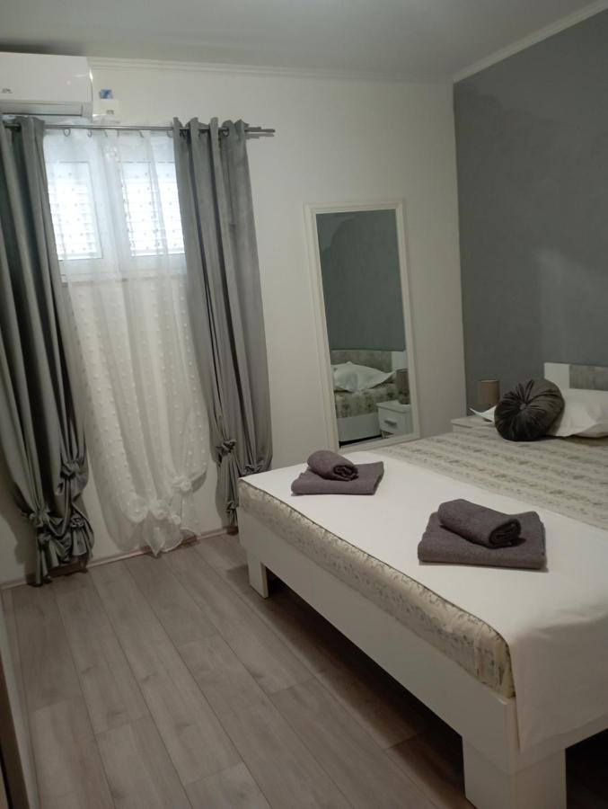 Apartment Pia