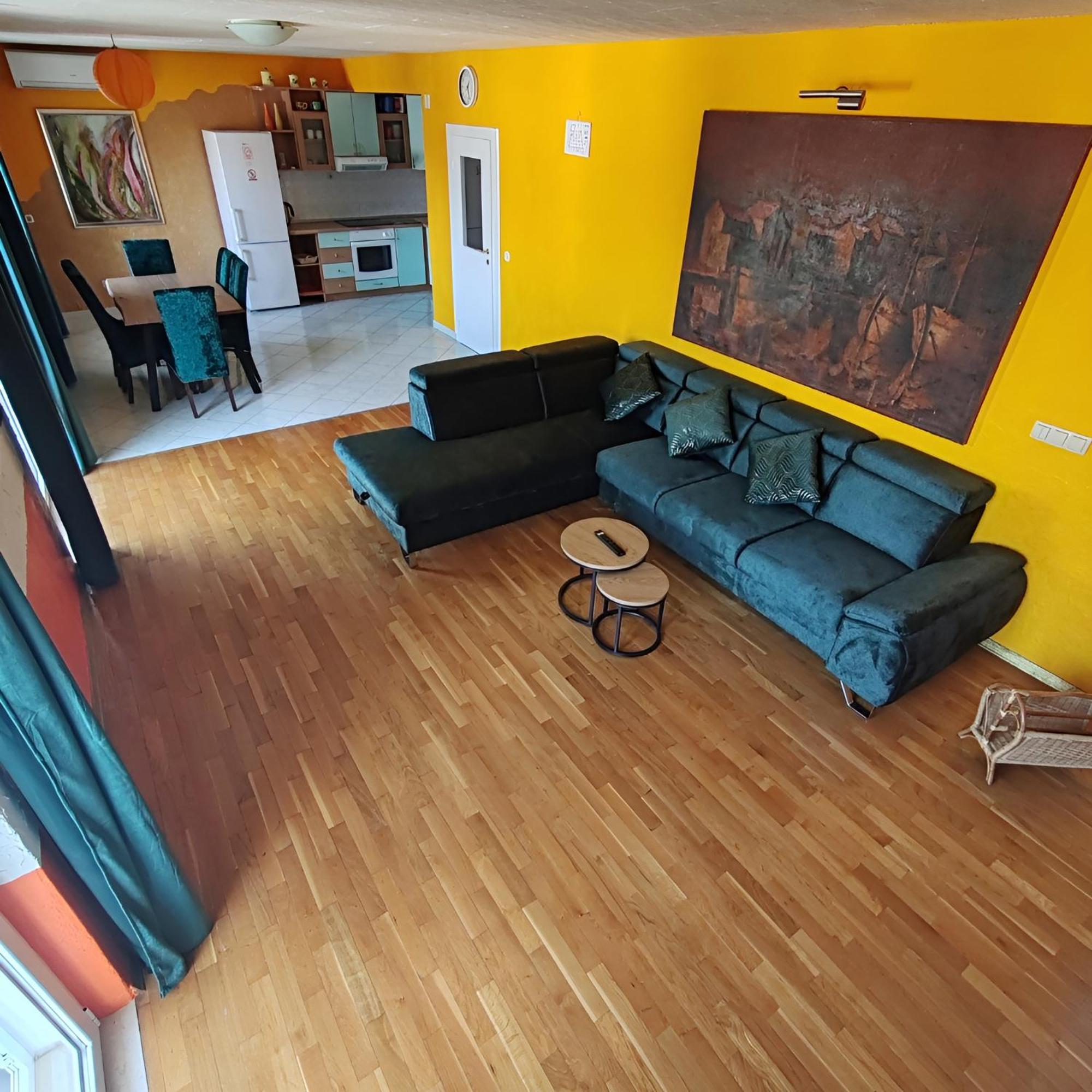 Apartment Pia *