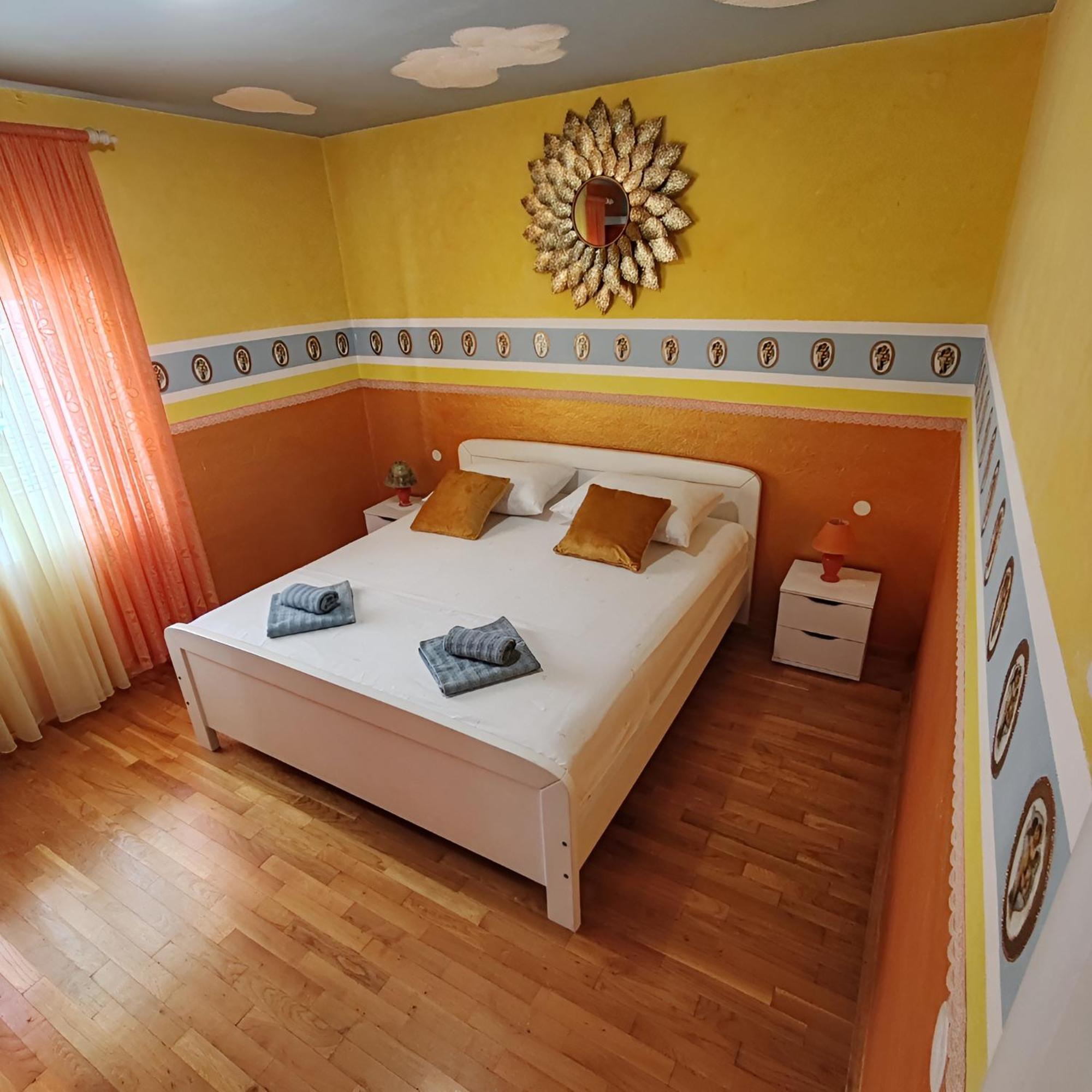 Apartment Pia *