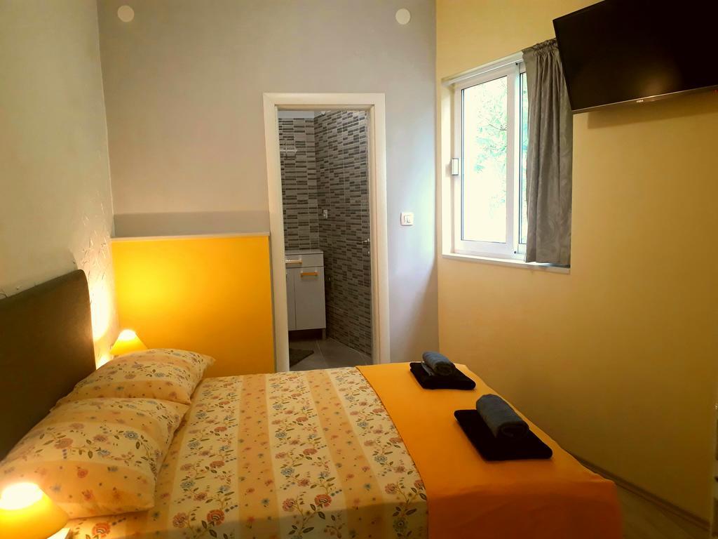 Pia Apartment