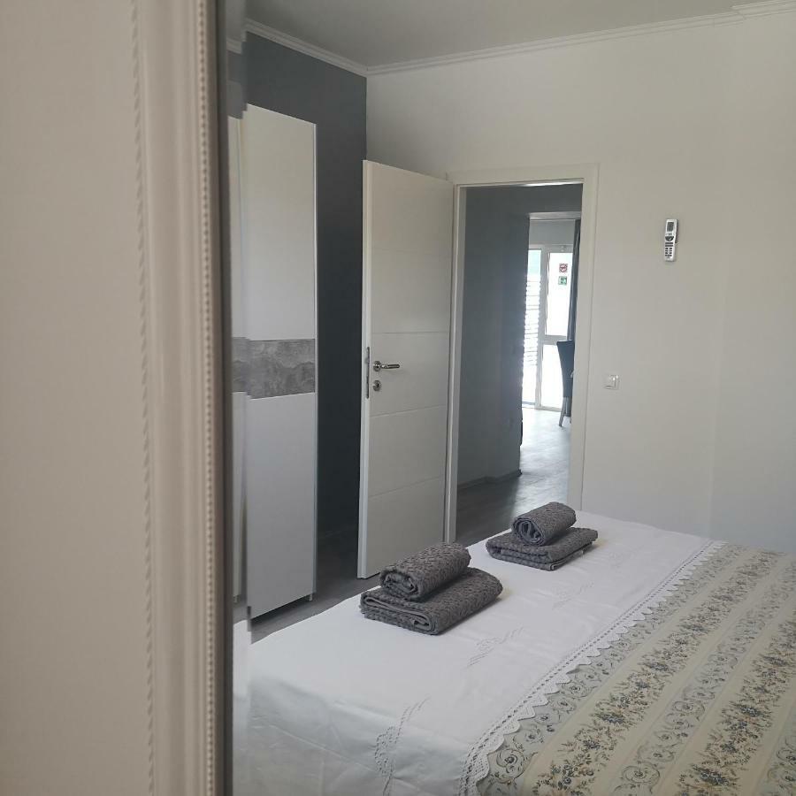 Pia Apartment