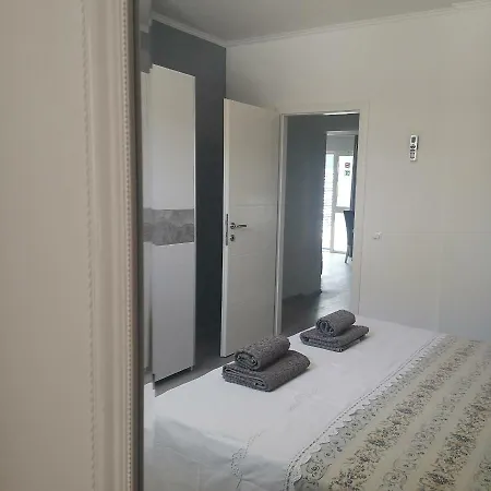 Pia Apartment Dugi Rat Exterior photo