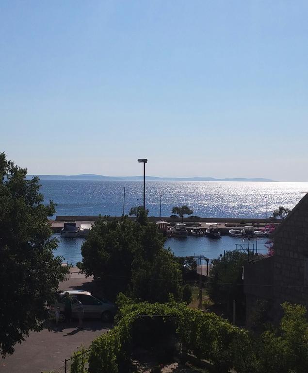 Apartament Pia *