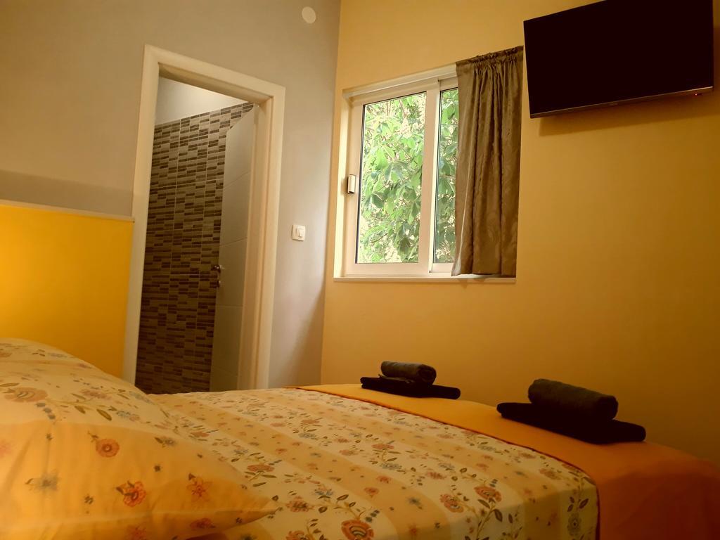 Apartament Pia *